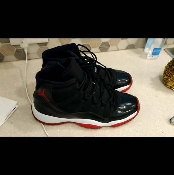 Air Jordans 11 bred size 7y - Picture 2 of 2